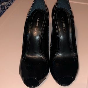 Gianni bini black patent peep toe heels